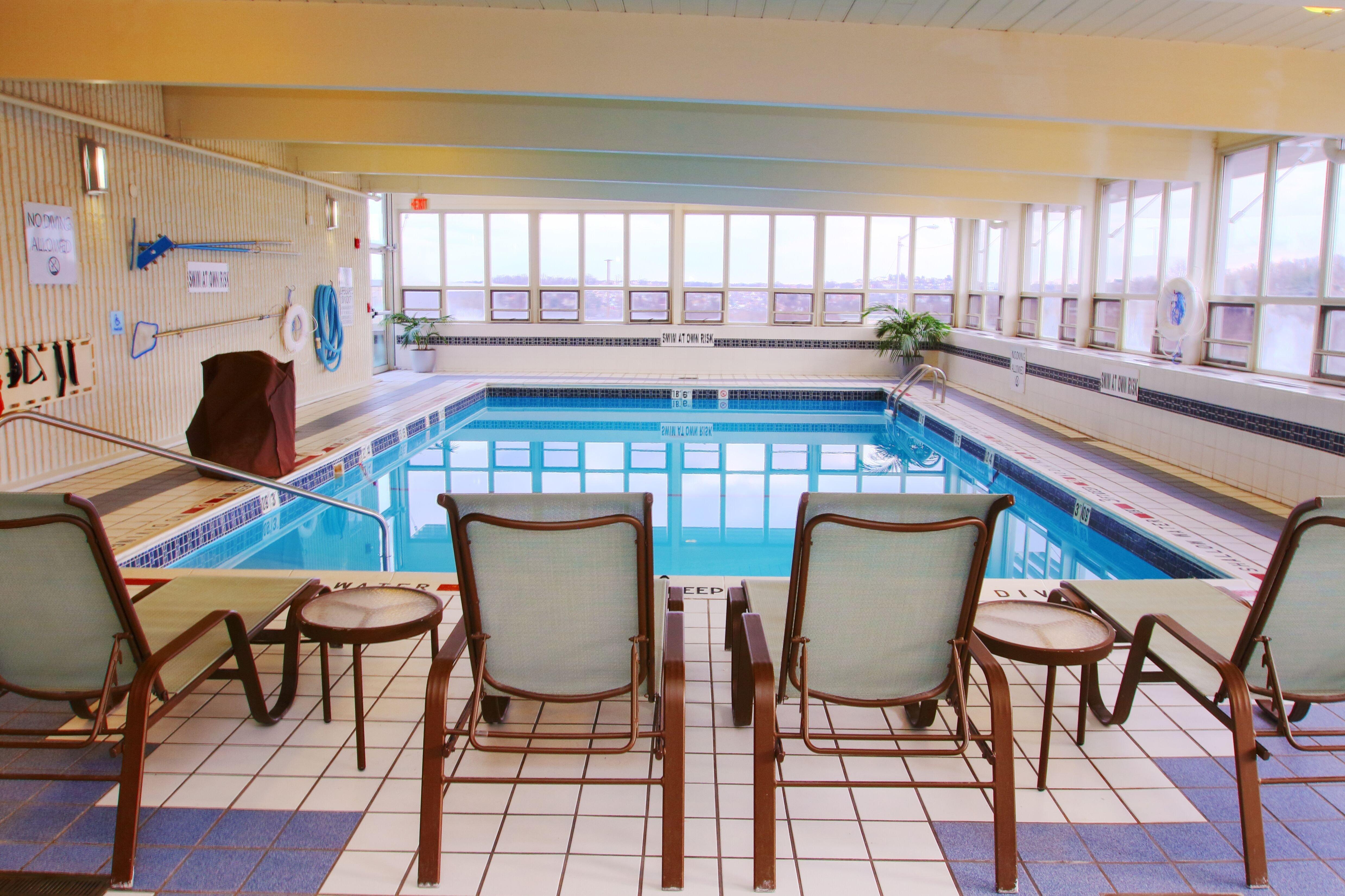 Holiday Inn Express Pittsburgh West - Greentree, An Ihg Hotel Crafton Kültér fotó