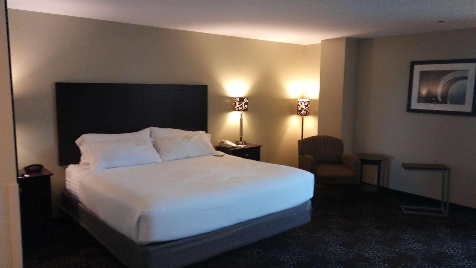 Holiday Inn Express Pittsburgh West - Greentree, An Ihg Hotel Crafton Kültér fotó